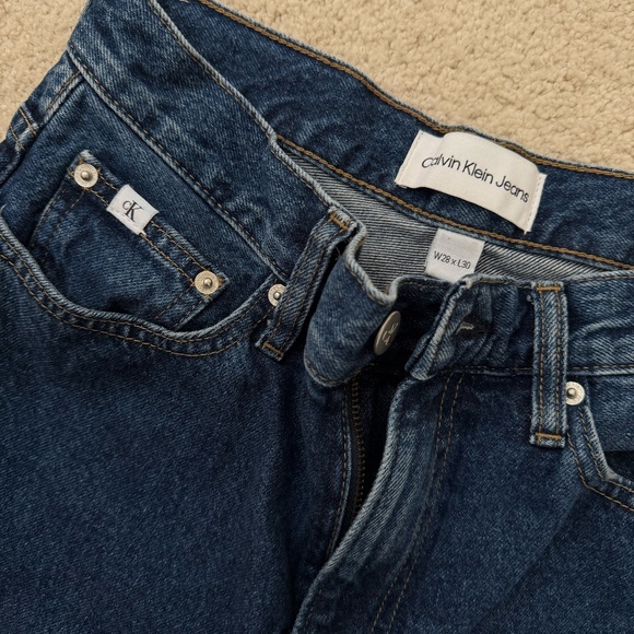 Calvin Klein Mom Fit Jeans - Picture 4 of 4